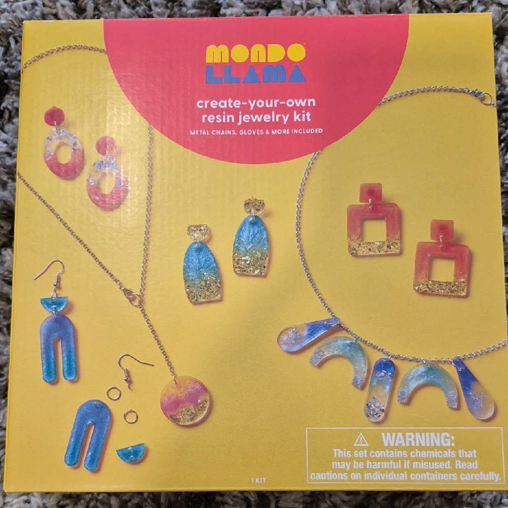 Mondo Llama Resin Jewelry Kit